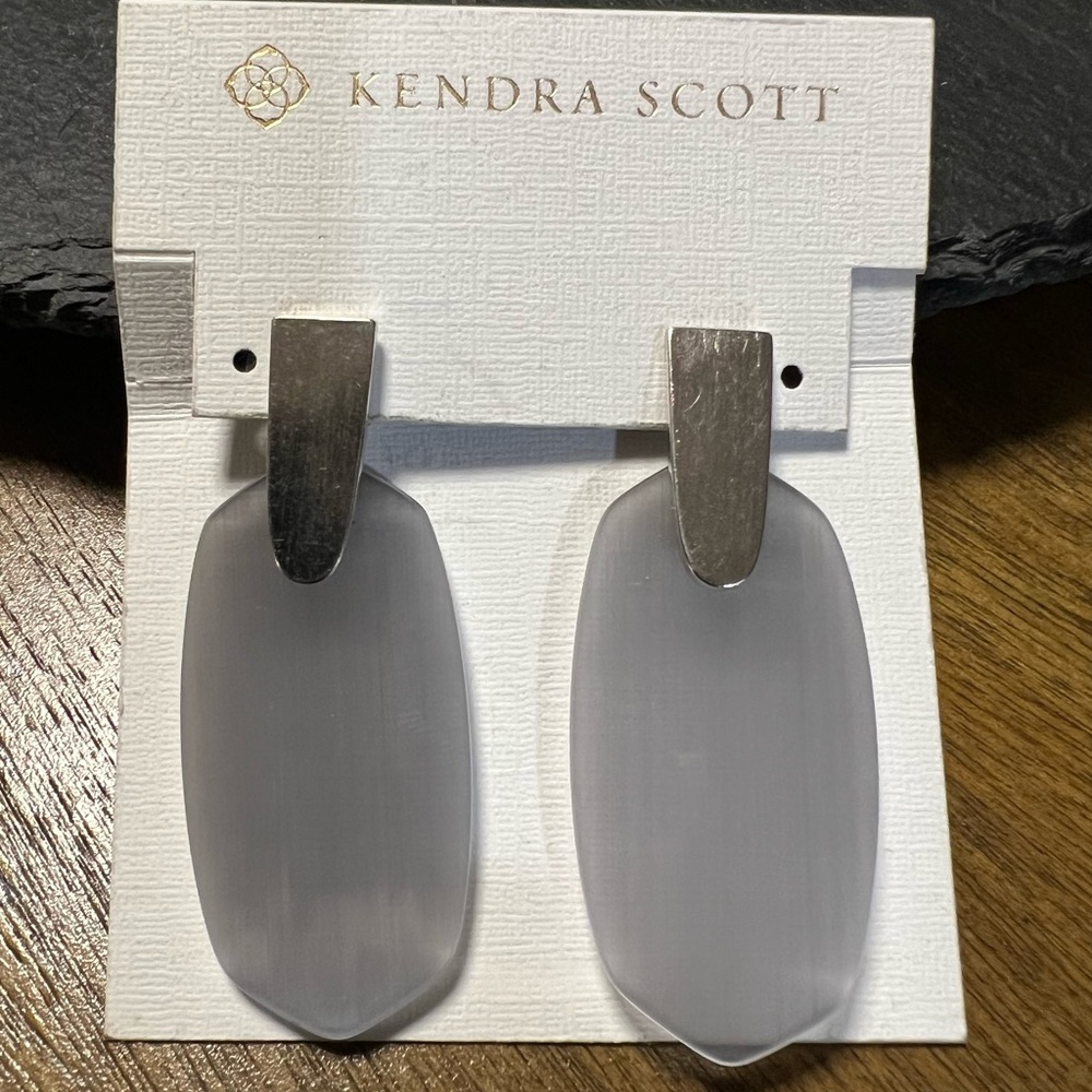 KENDRA SCOTT - NWT